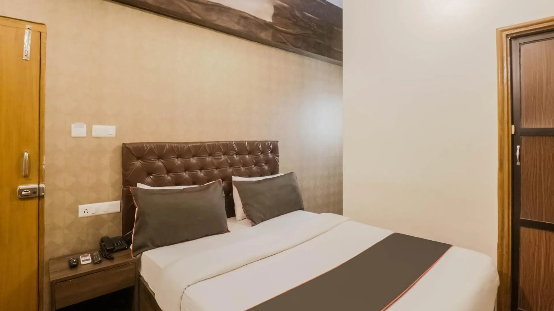 Hotel Collection O Kewal Palace Hyderabad Gate Kakarmatha