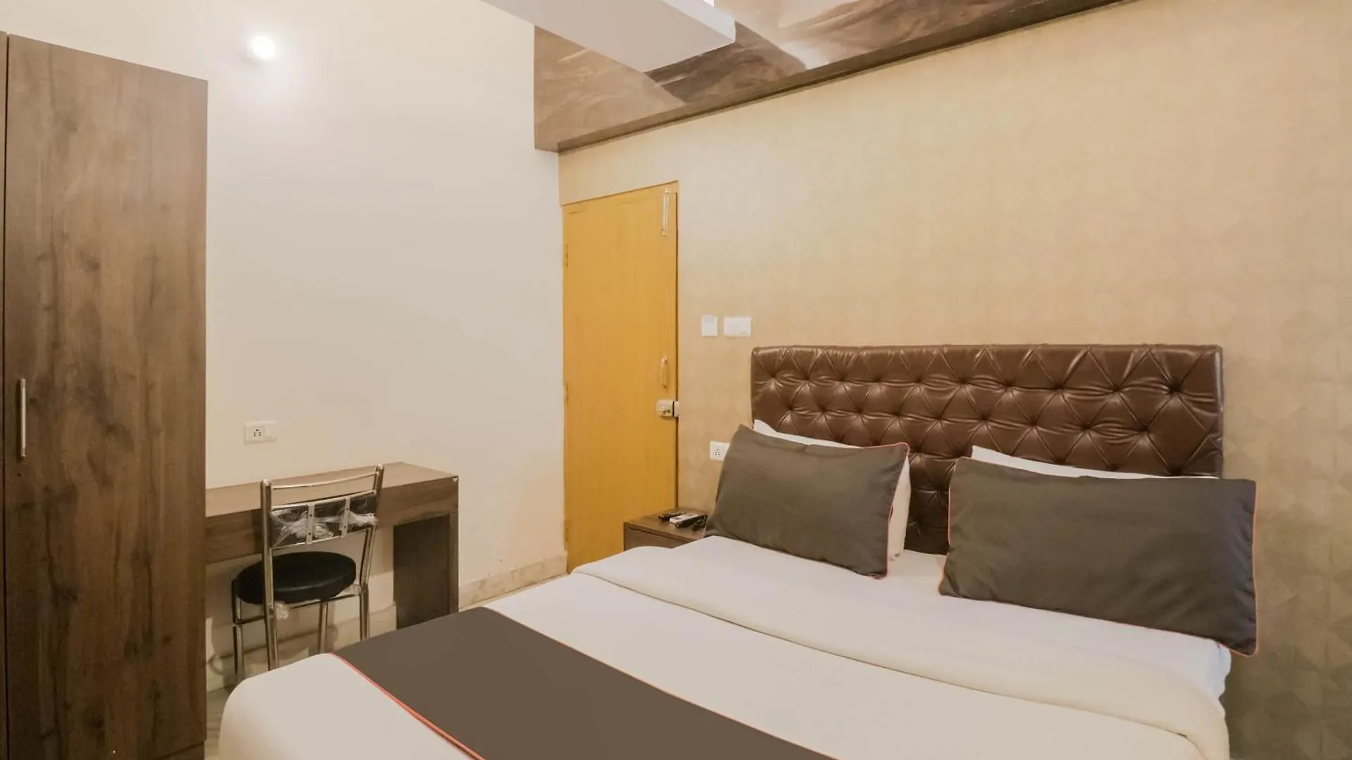 Collection O Kewal Palace Hyderabad Gate Kakarmatha Hotel