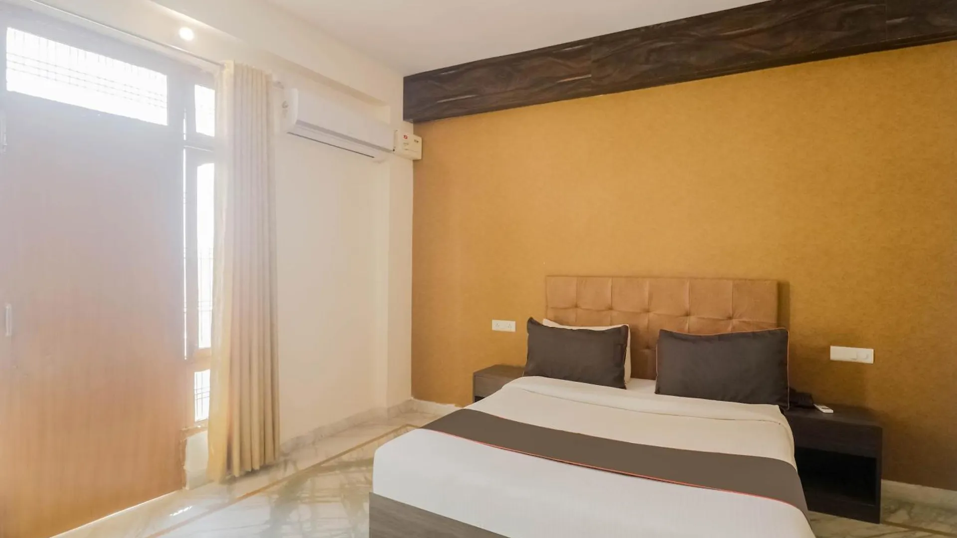 **** Hotel Collection O Kewal Palace Hyderabad Gate Kakarmatha India
