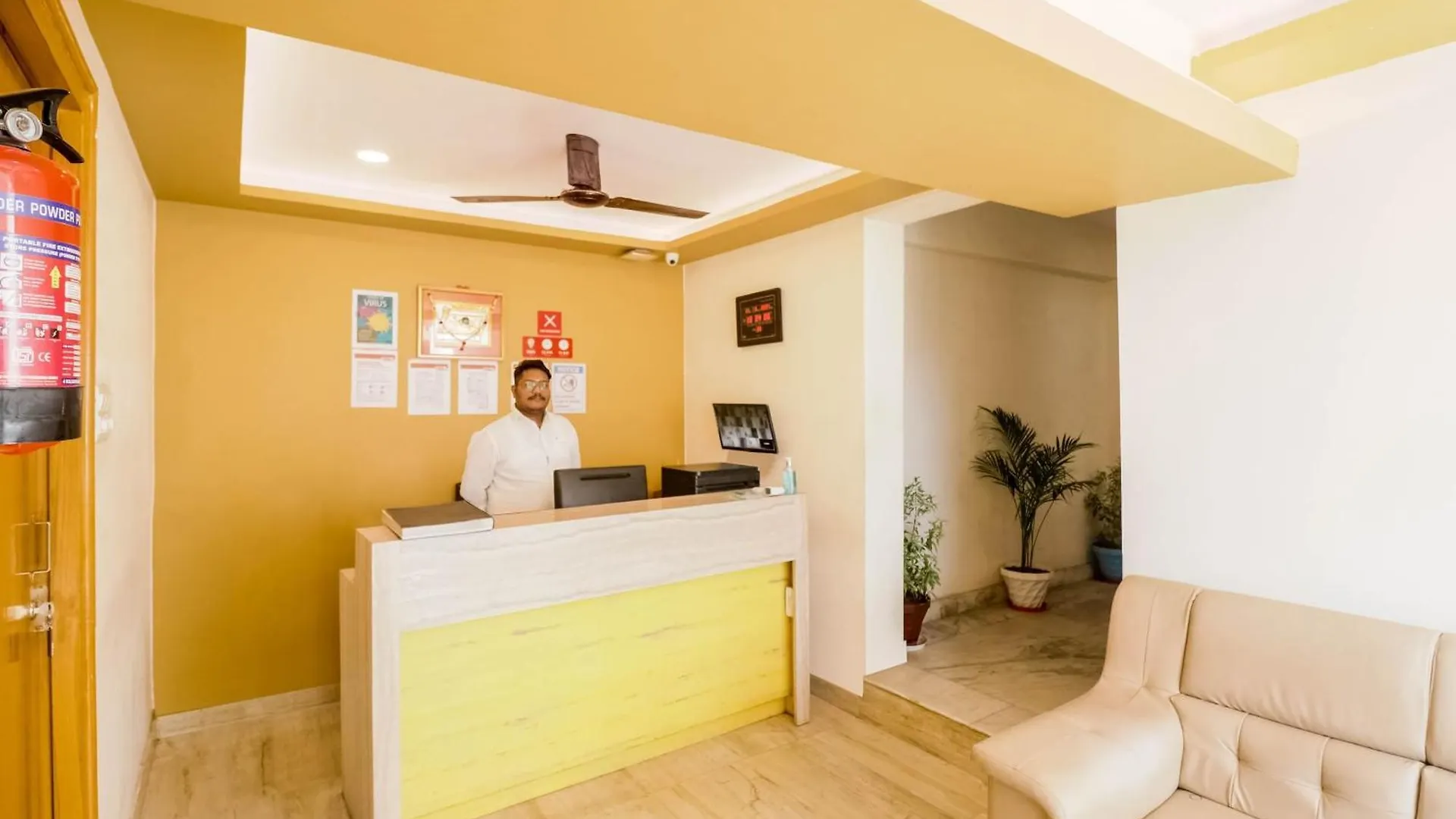 Collection O Kewal Palace Hyderabad Gate Kakarmatha 4*,  India
